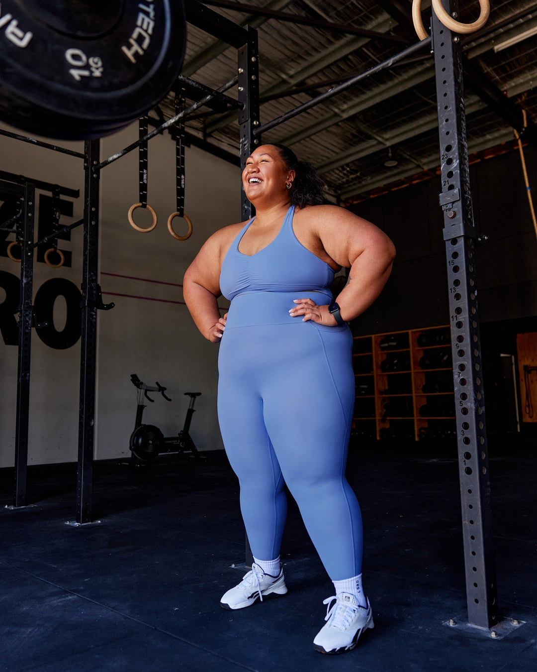 Woman wearing Elixir Ultra High-Rise 7/8 Legging Pockets - Ultramarine