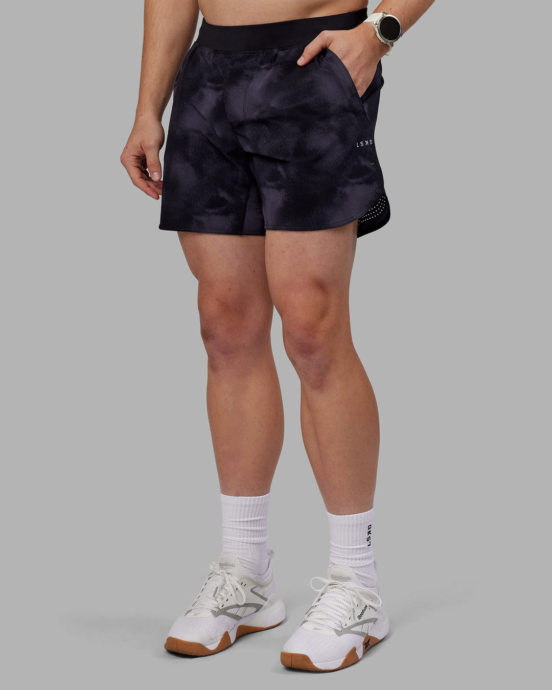 Man wearing Lift 6" Short - Black Washed | Model:Tom | Size:L