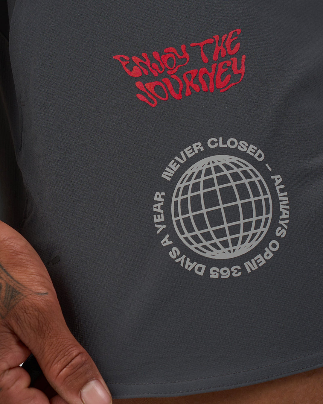 Man wearing Lift 6" Short - Dark Storm-Scarlet | Model:Daarian | Size:M