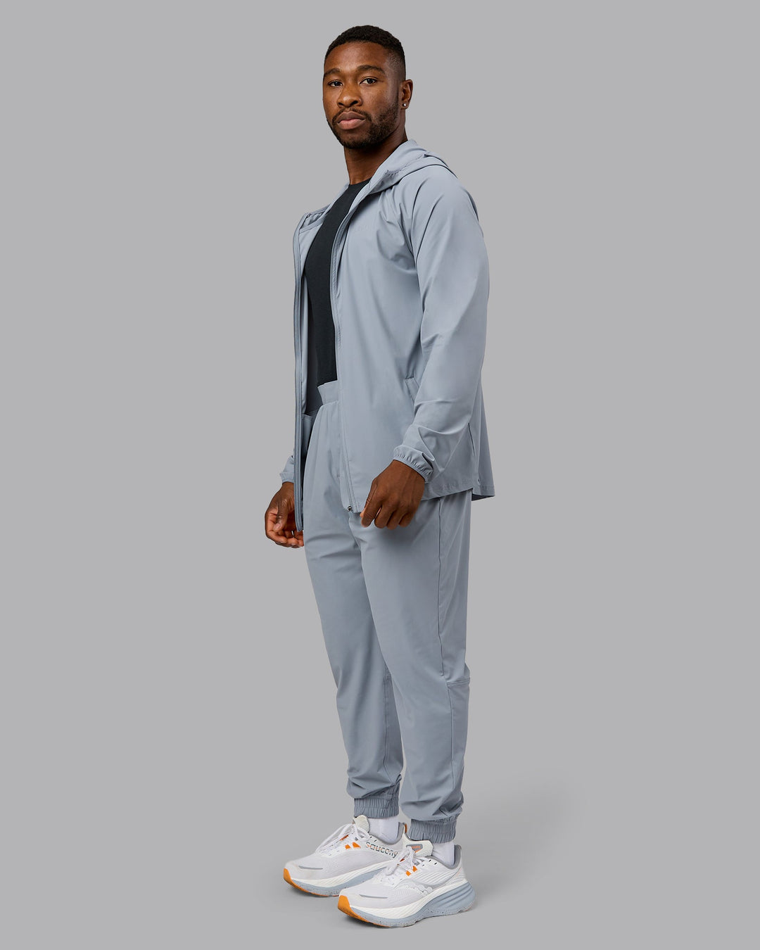Man wearing Train-Lite FLXMAX Pant - Tradewinds | Model:Sam | Size:L