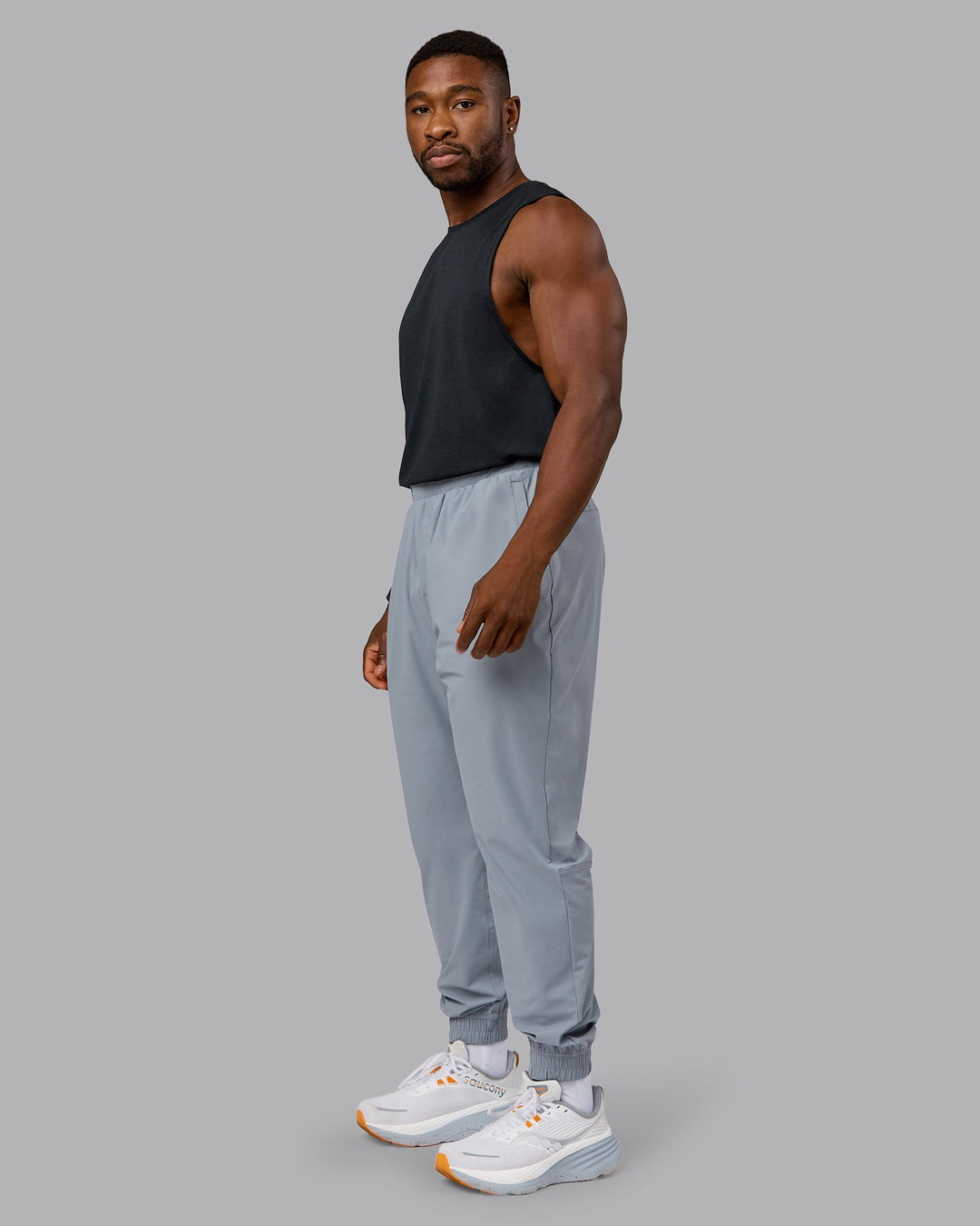 Man wearing Train-Lite FLXMAX Pant - Tradewinds | Model:Sam | Size:L