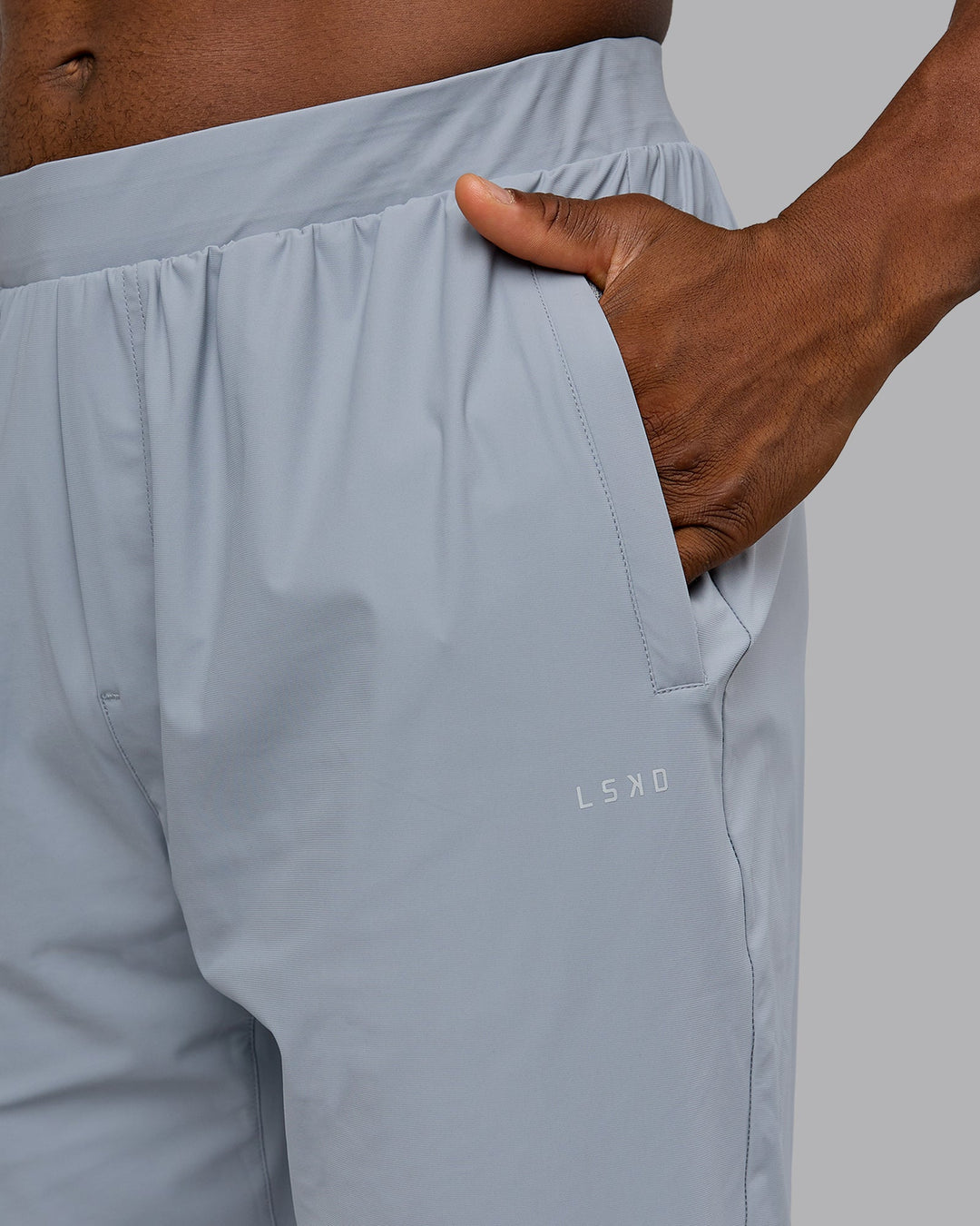 Man wearing Train-Lite FLXMAX Pant - Tradewinds | Model:Sam | Size:L