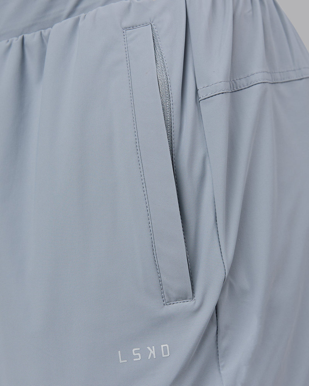 Man wearing Train-Lite FLXMAX Pant - Tradewinds | Model:Sam | Size:L