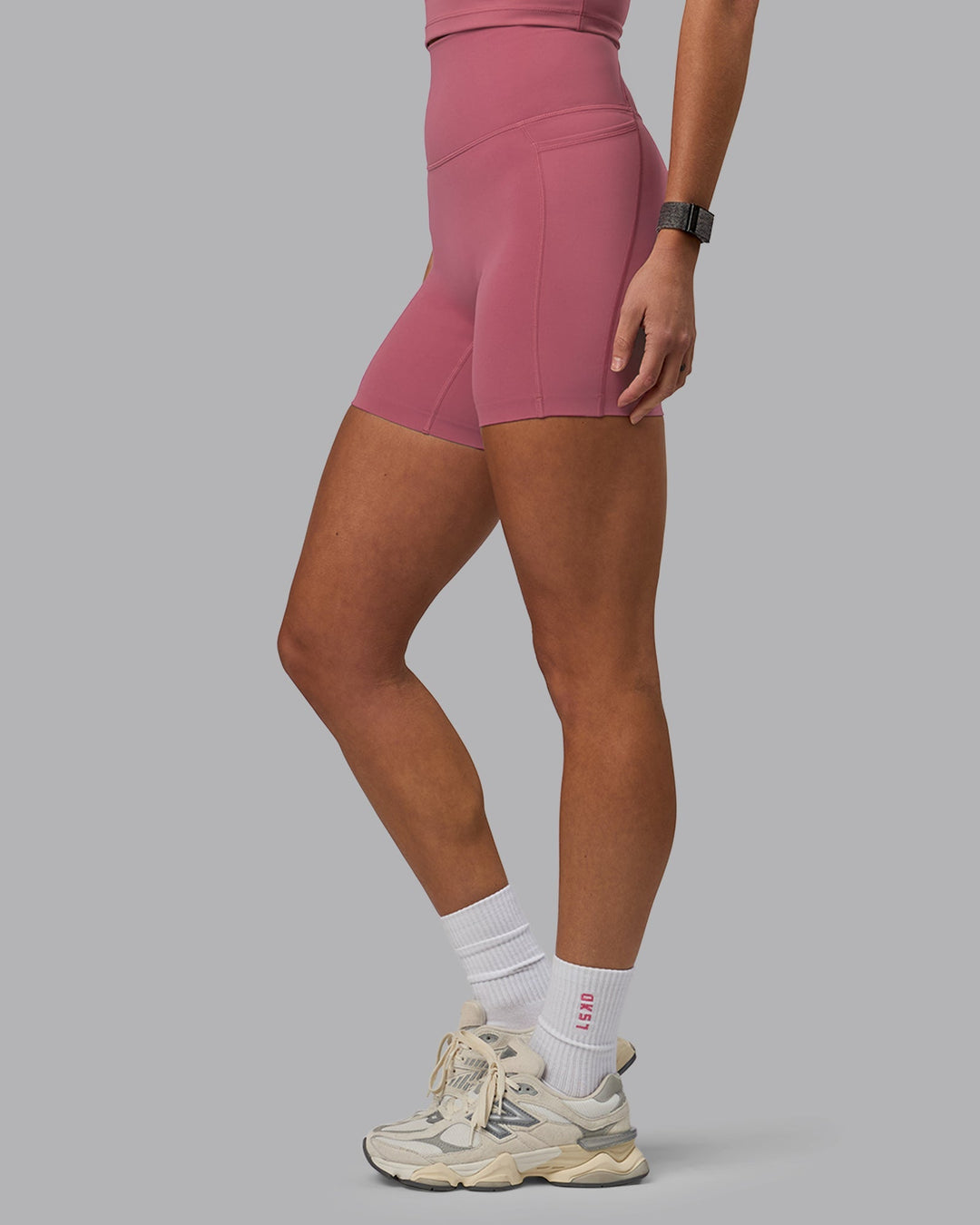 Woman wearing Elixir Ultra High-Rise 6" Short Pockets - Mauve Haze