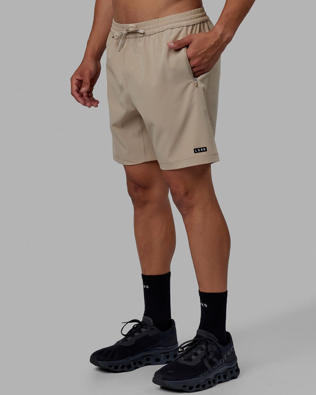 Man wearing Rep 7&