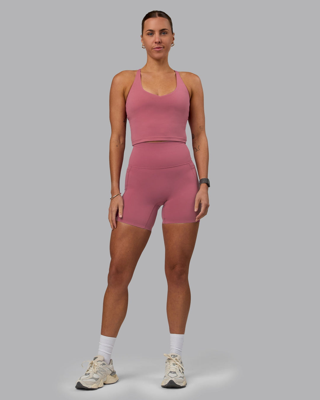 Woman wearing Elixir Ultra High-Rise 6" Short Pockets - Mauve Haze