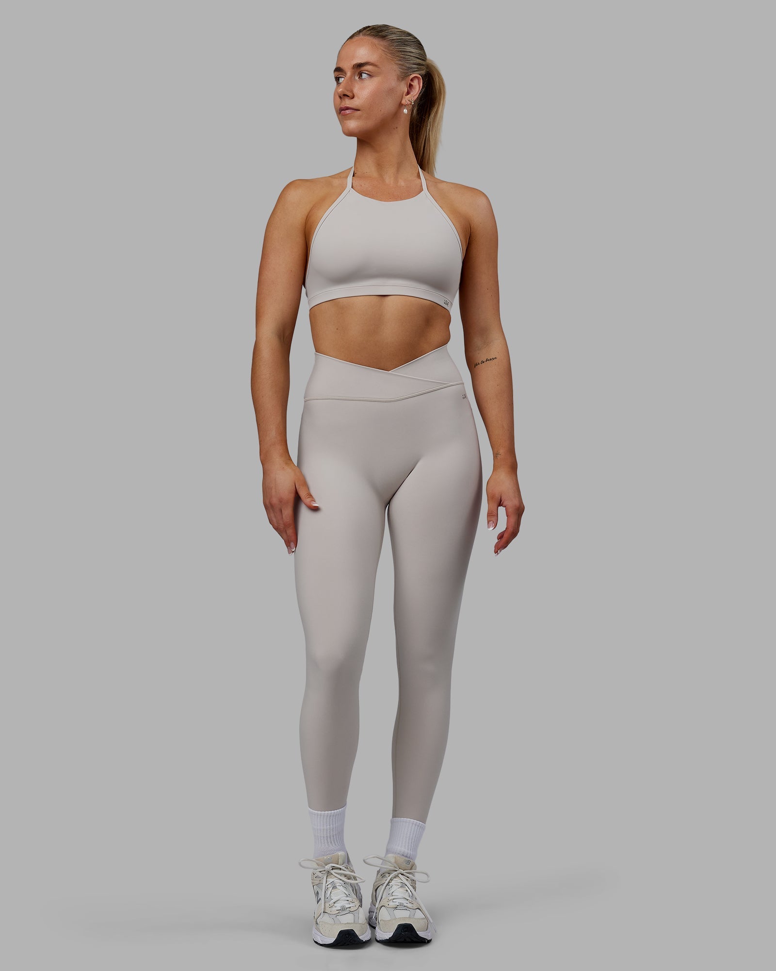 Sara Strike Ultra High-Rise Cross Over Waist Full Length