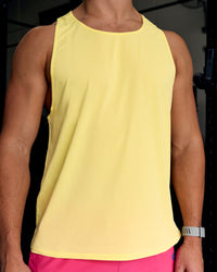 Man wearing Pace Running Tank 3.0  - Lemon | Thumbnail Index: 9