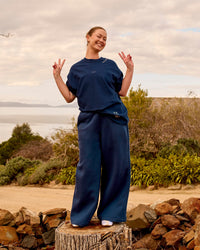 Woman wearing GG Heavyweight Oversized Tee - Future Navy | Model:Carole | Size:M | Thumbnail Index: 3