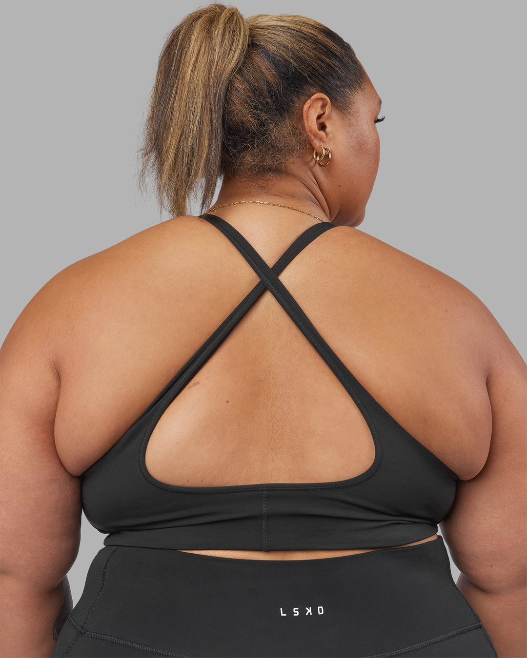 Woman wearing Stamina Sports Bra (D/DD/E) - Black | Model:Lilz | Size:2XL