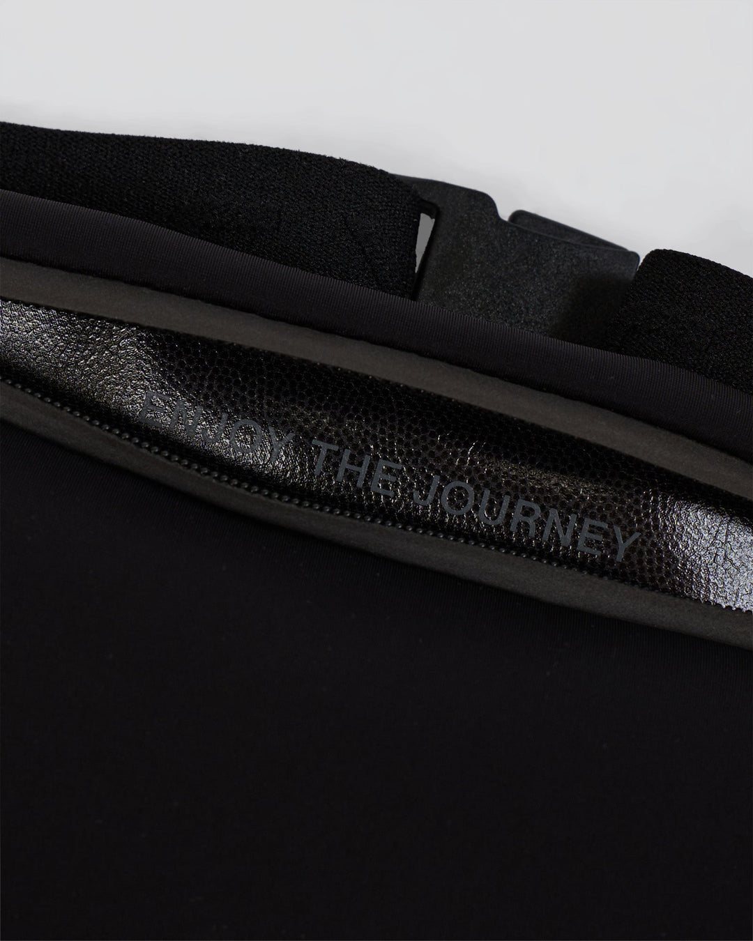 Accelerate Run Belt - Black-Reflective