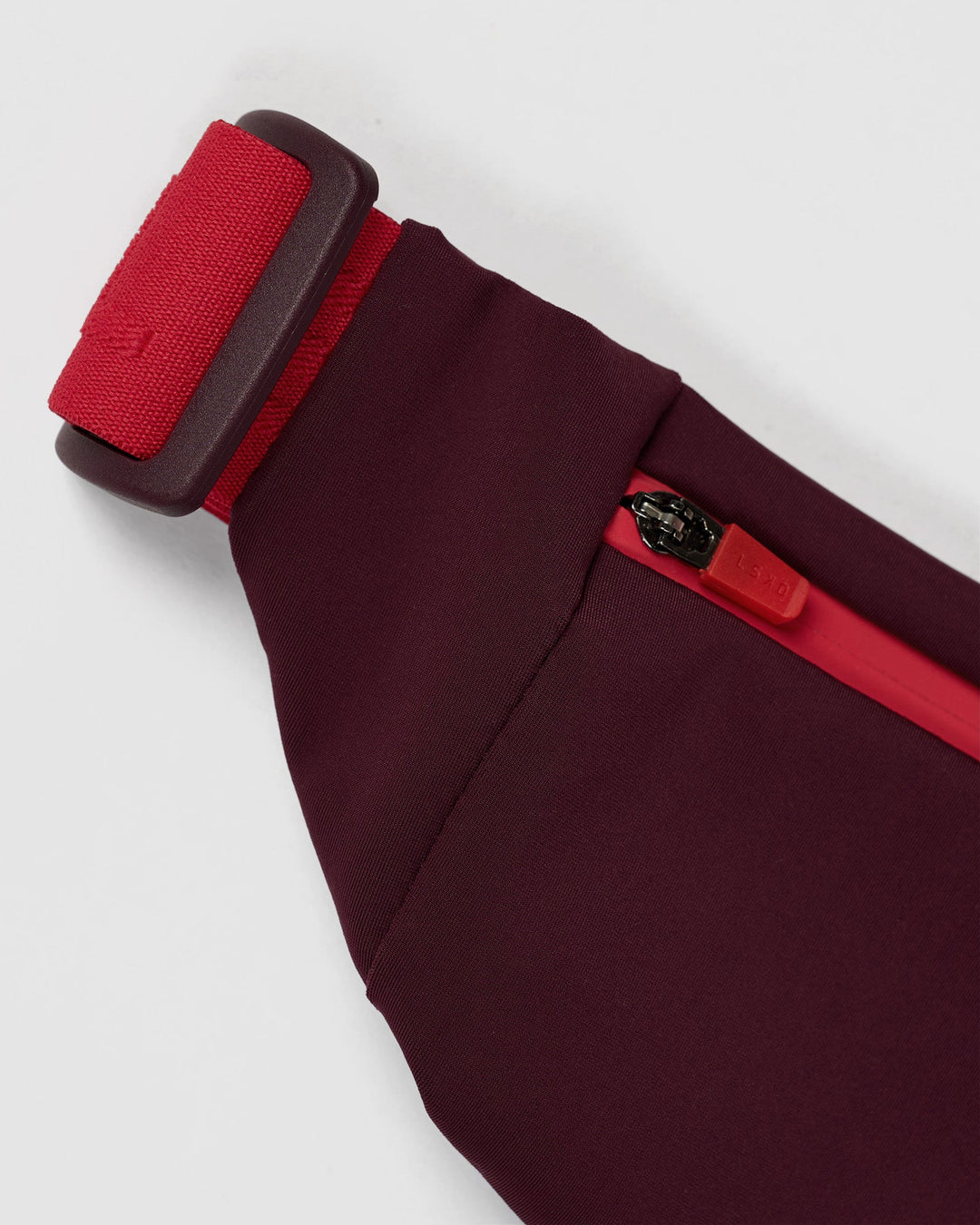 Accelerate Run Belt - Cherry Lacquer-Scarlet