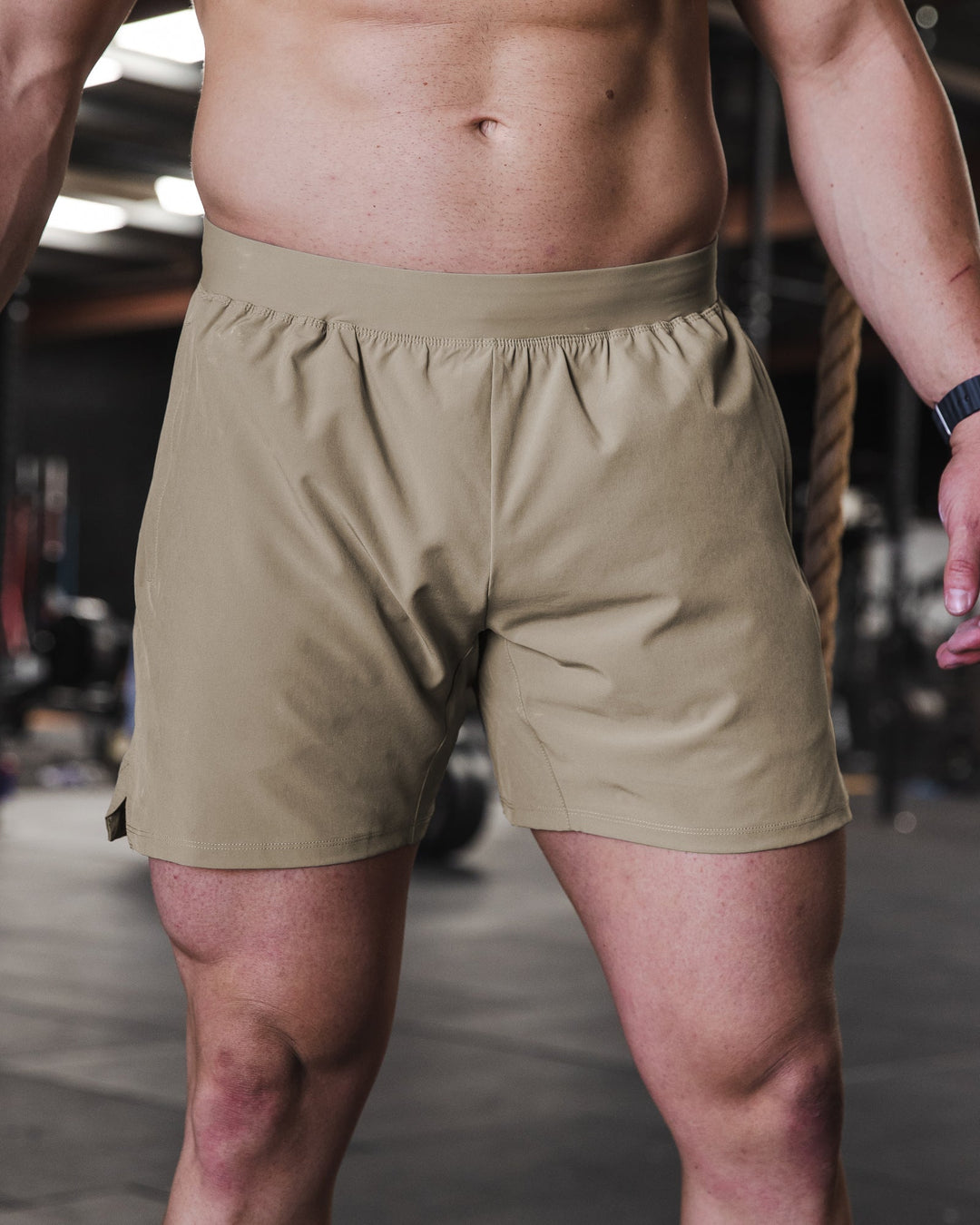 Man wearing Challenger 6" Performance Short - Laurel Oak