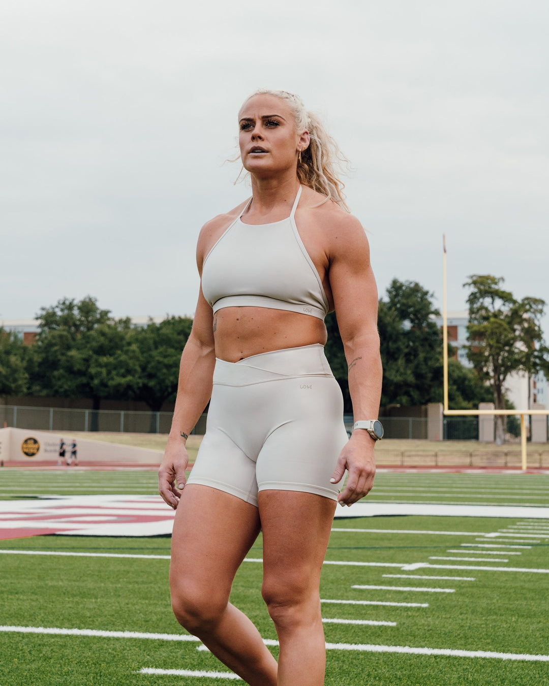 Sara Strike Ultra High-Rise Cross Over Waist 6