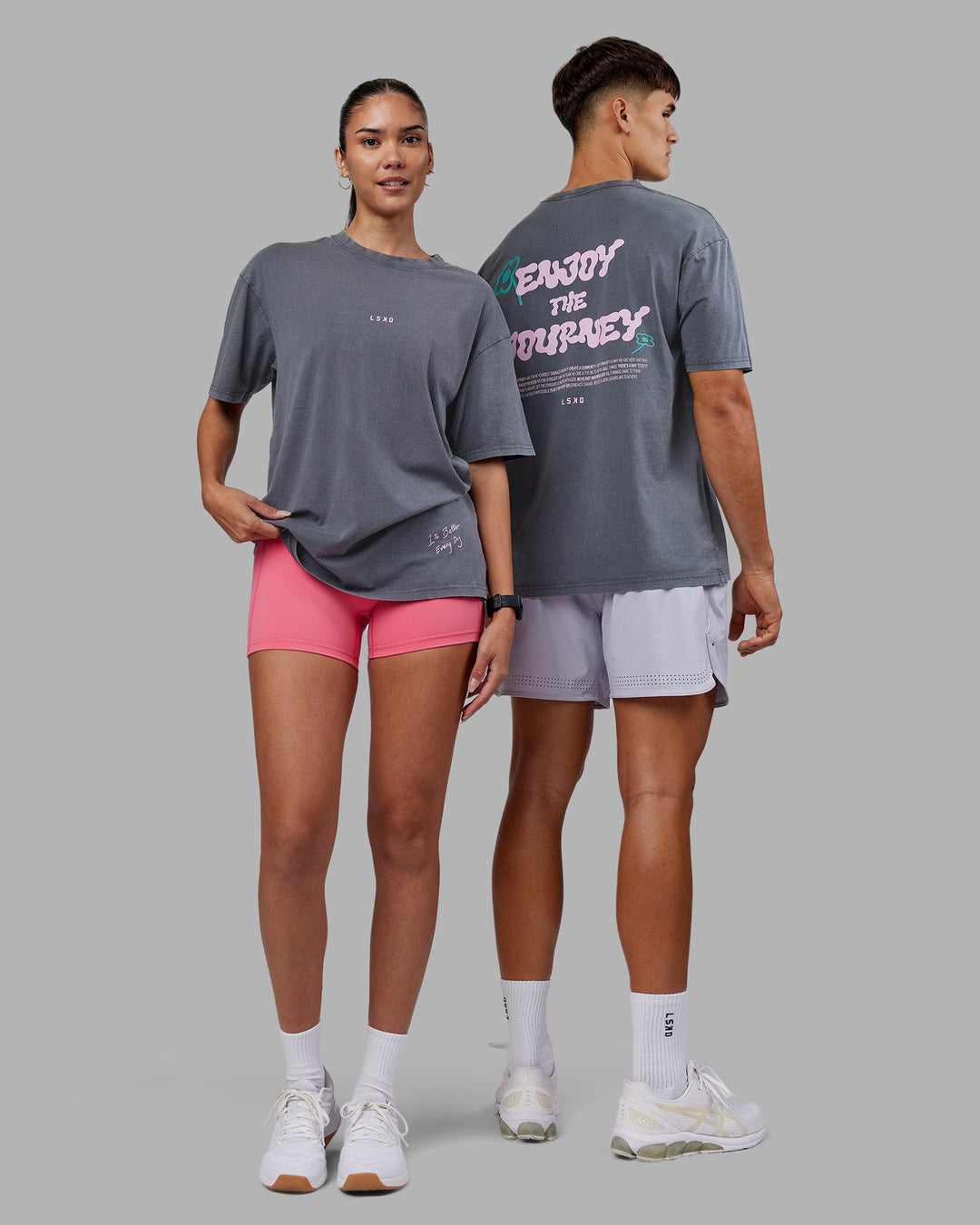 Duo wearing ETJ Values FLXCotton Oversize Tee - Dark Grey Washed-Pink | Model:Both | Size:Duo