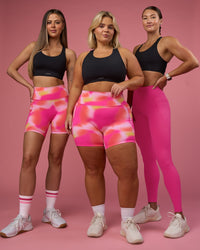Woman wearing Fusion Sports Bra 2.0 - Black | Model:Both | Size:Both | Thumbnail Index: 2
