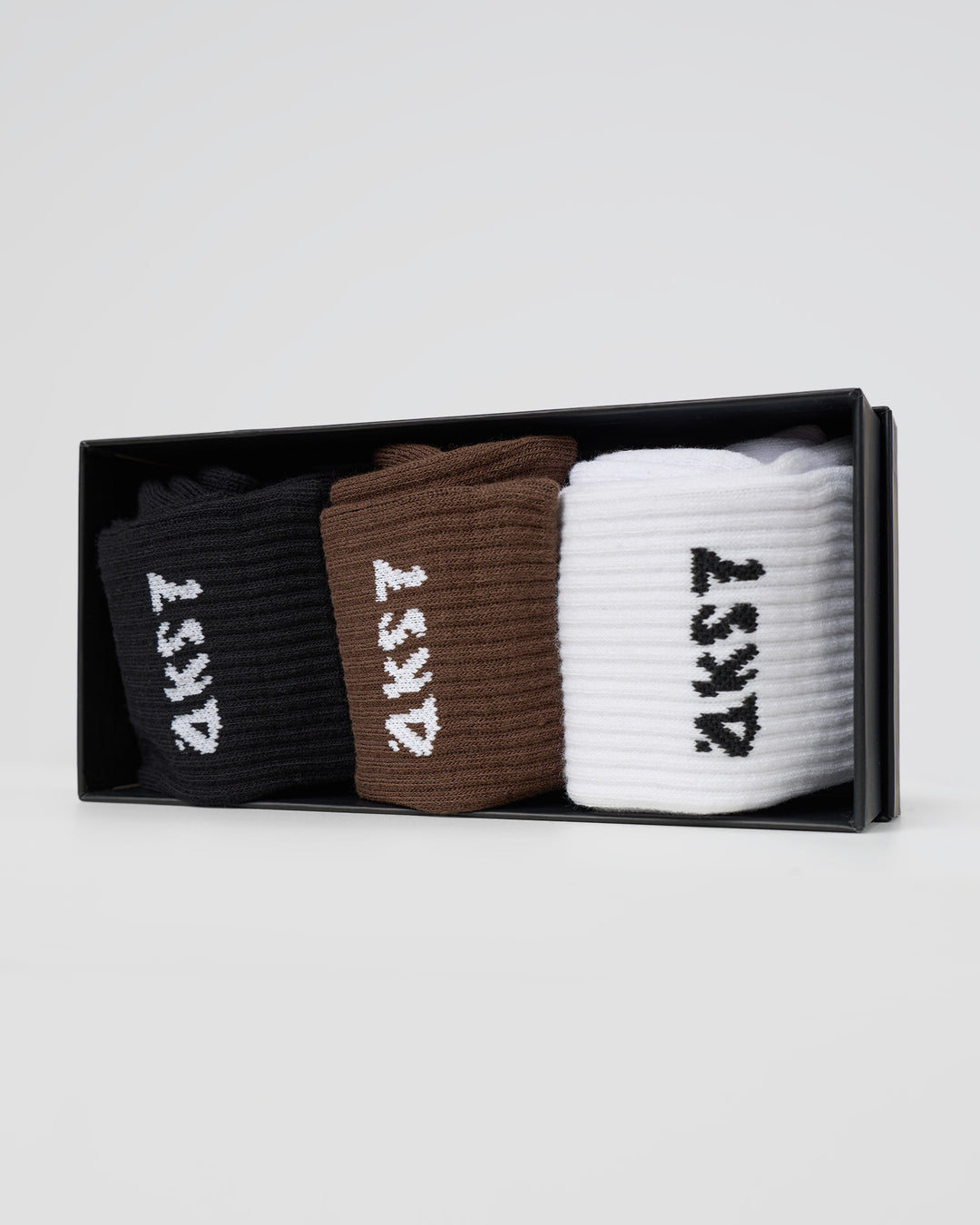 Endurance Crew Socks 3 Pack Box - White-Black-Chocolate Martini