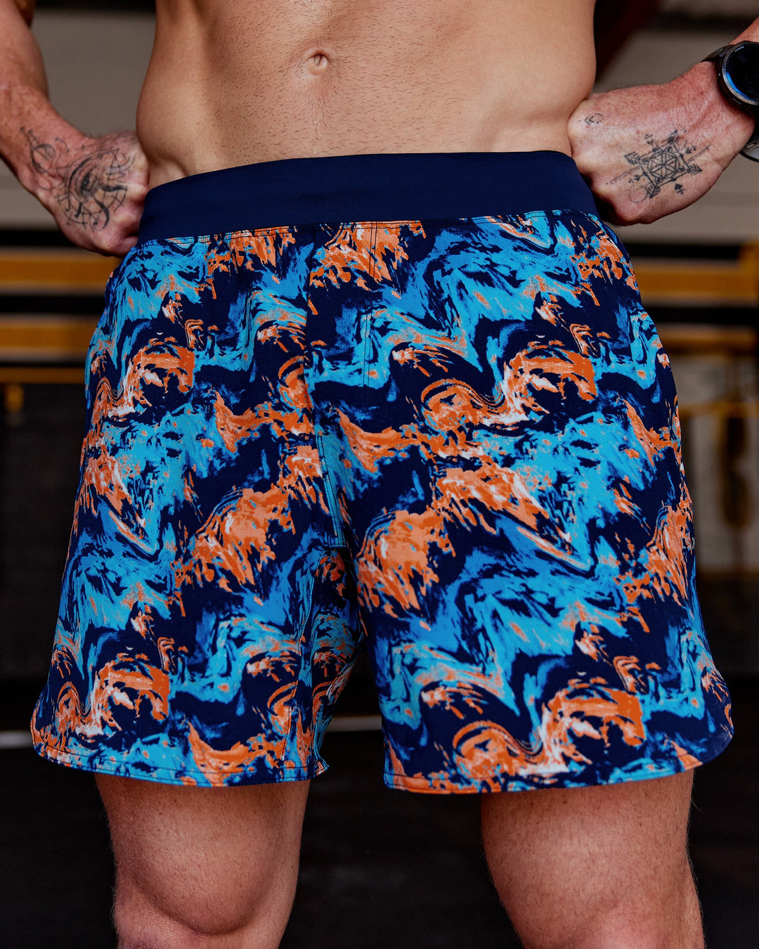 Man wearing Lift 6" Short - React Print | Model:James | Size:L