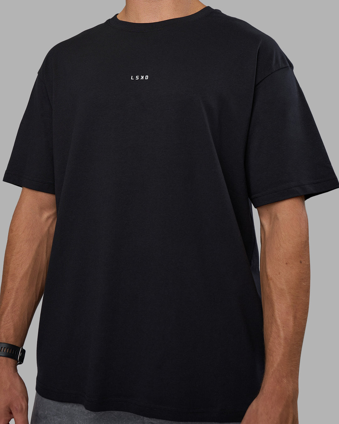 Man wearing Base FLXCotton Tee - Black | Model:Nikola | Size:L