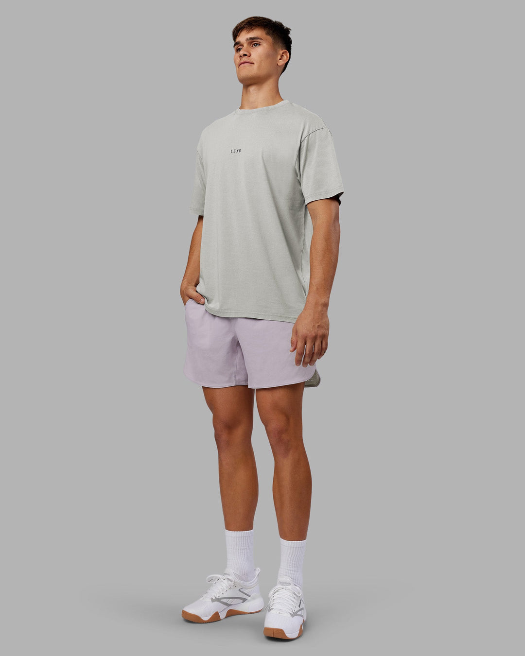 Man wearing Be Yourself FLXCotton Tee Oversize - Circular Grey Washed-Violet | Model:Jackson | Size:L