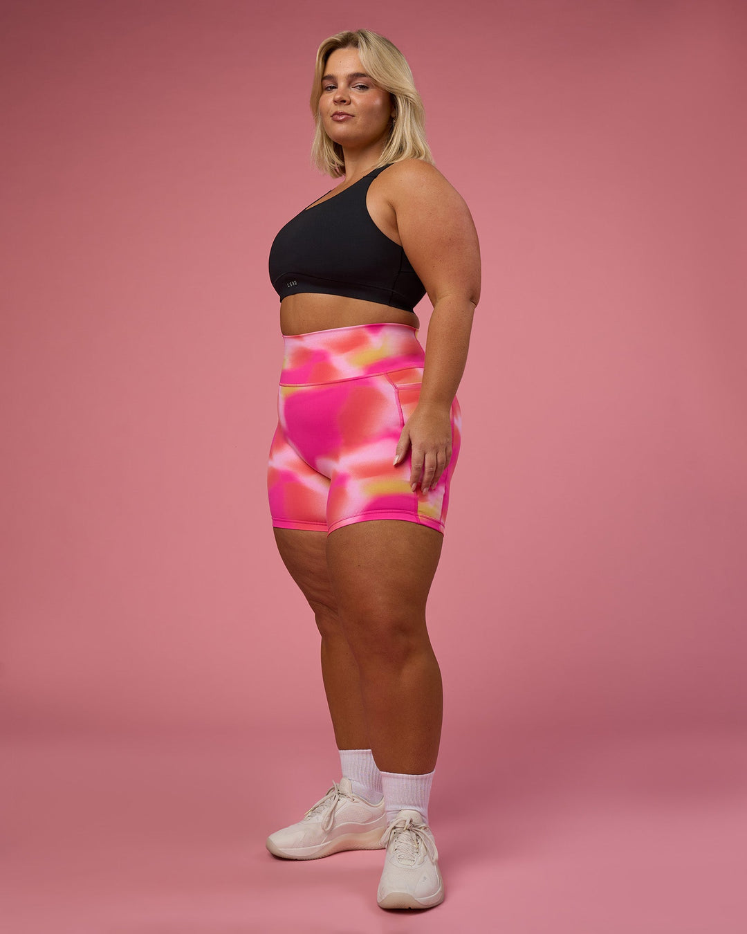 Woman wearing Fusion Sports Bra 2.0 - Black | Model:Bianca | Size:L
