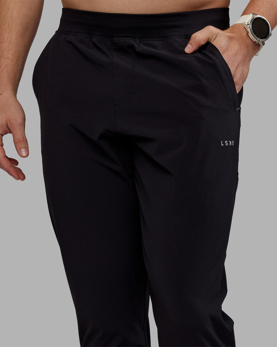 Man wearing Lift Jogger - Black | Model:Tom | Size:L