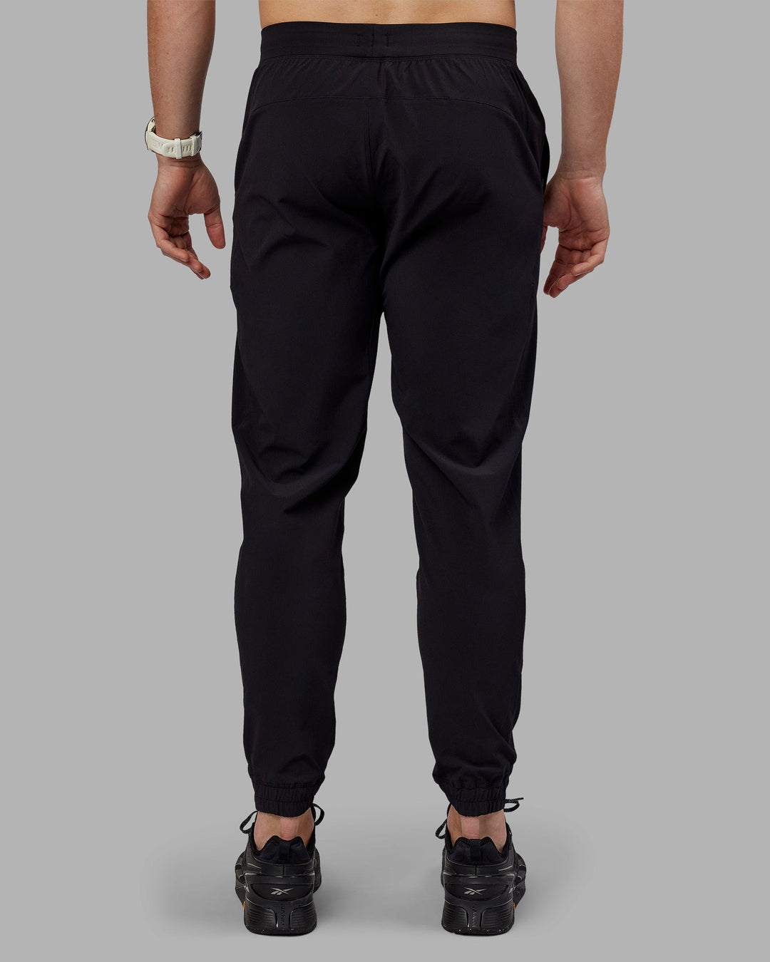 Man wearing Lift Jogger - Black | Model:Tom | Size:L