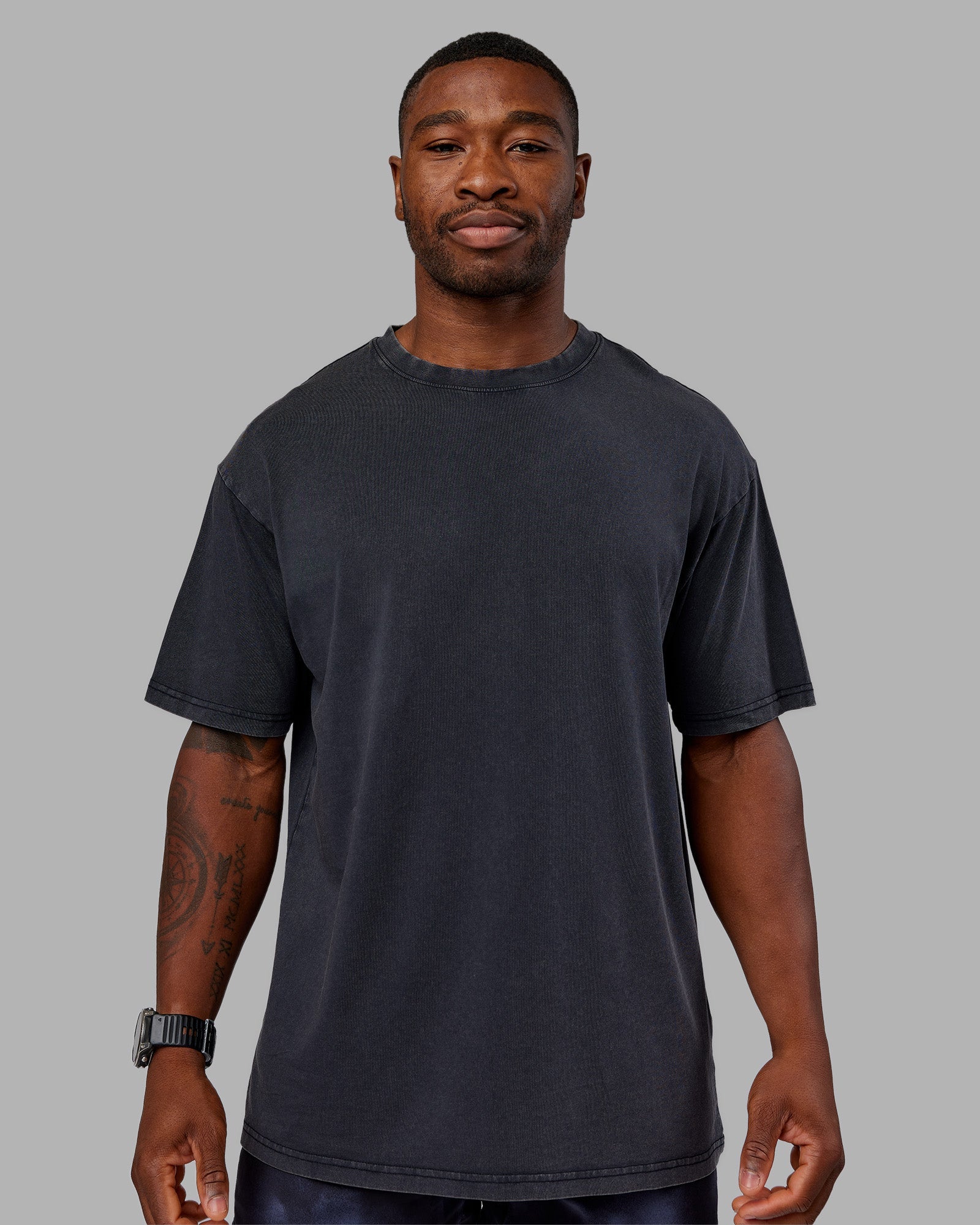 Love The Run FLXCotton Tee Oversize - Black Washed-Circular Grey