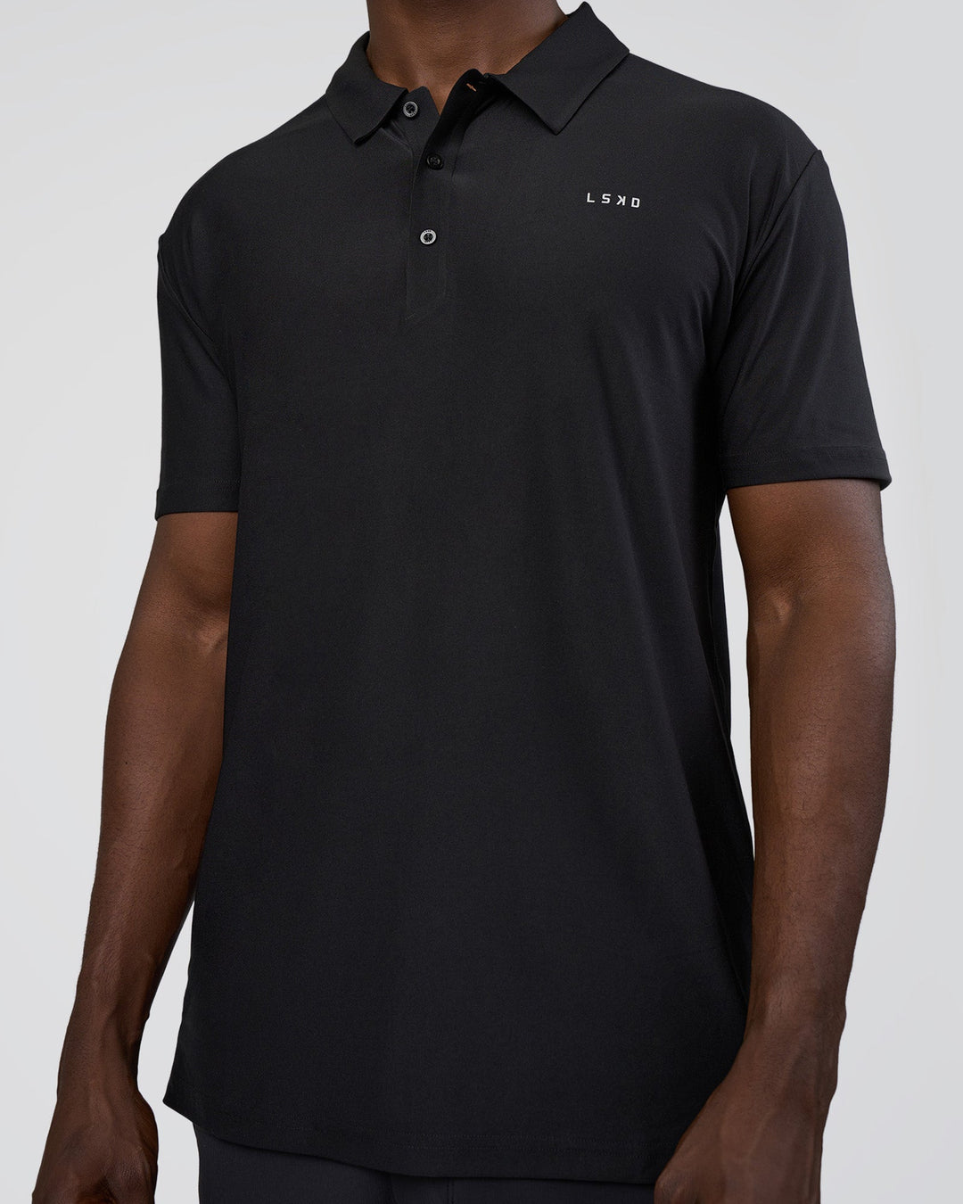 Man wearing Drive Polo - Black | Model:Paabio | Size:L