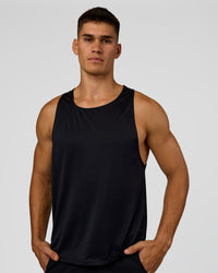 Man wearing Pace Running Tank 3.0  - Black | Model:Jackson | Size:L | Thumbnail Index: 0