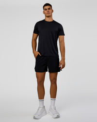 Man wearing Pace Running Tee 3.0  - Black | Model:Jackson | Size:L