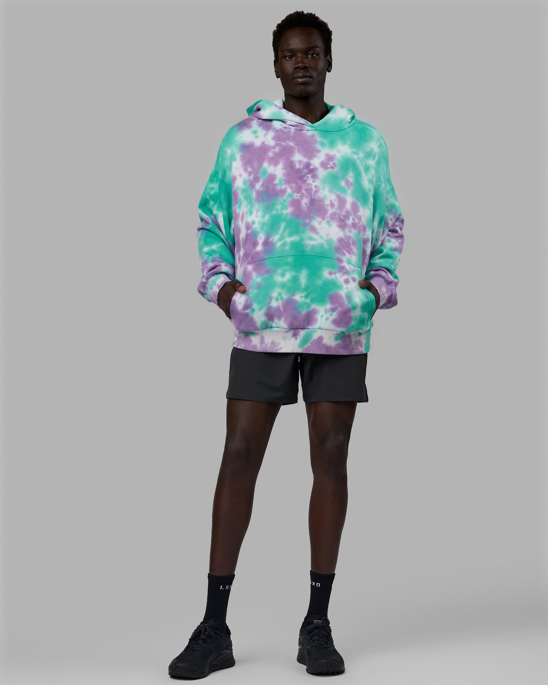 Man wearing Unisex Lifting Club Hoodie Oversize - Cockatoo-Tie Dye