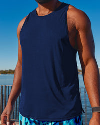 Man wearing Pace Running Tank - Midnight Blue | Model:Herve | Size:M
