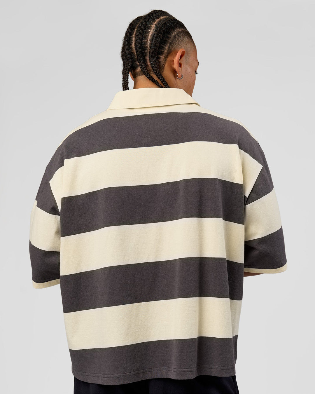 Man wearing Oversized Rugby Polo - Off White-Grey | Model:Malebo| Size:M