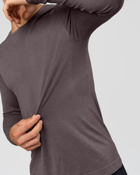 Man wearing AeroFLX+ Seamless Long Sleeve Tee (Set in Sleeve) in Duskstone/Duskstone | Model:Albert | Size:M | Thumbnail Index: 1