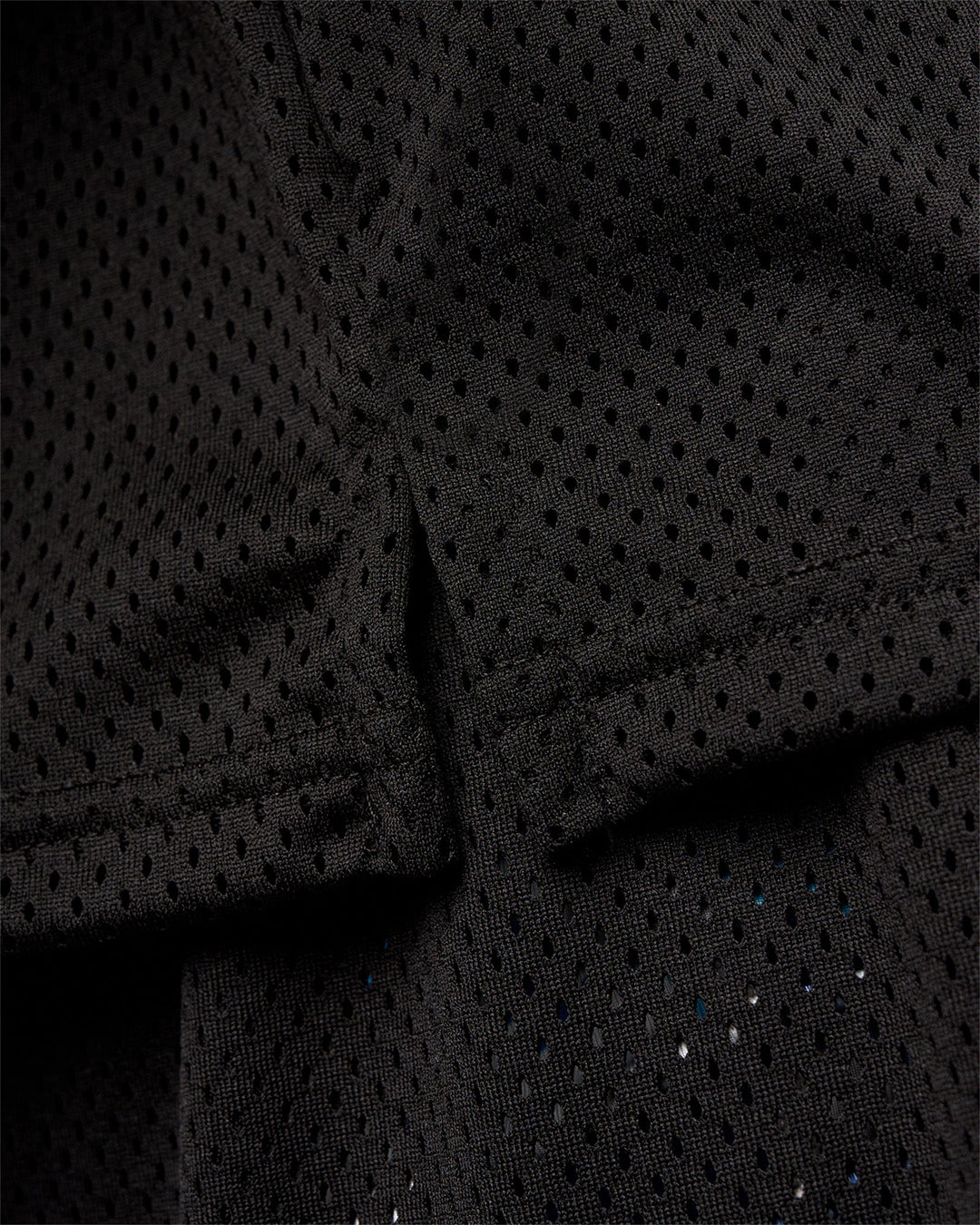 Man wearing AirCore Jersey - Black-Black | Model:Leandro | Size:M