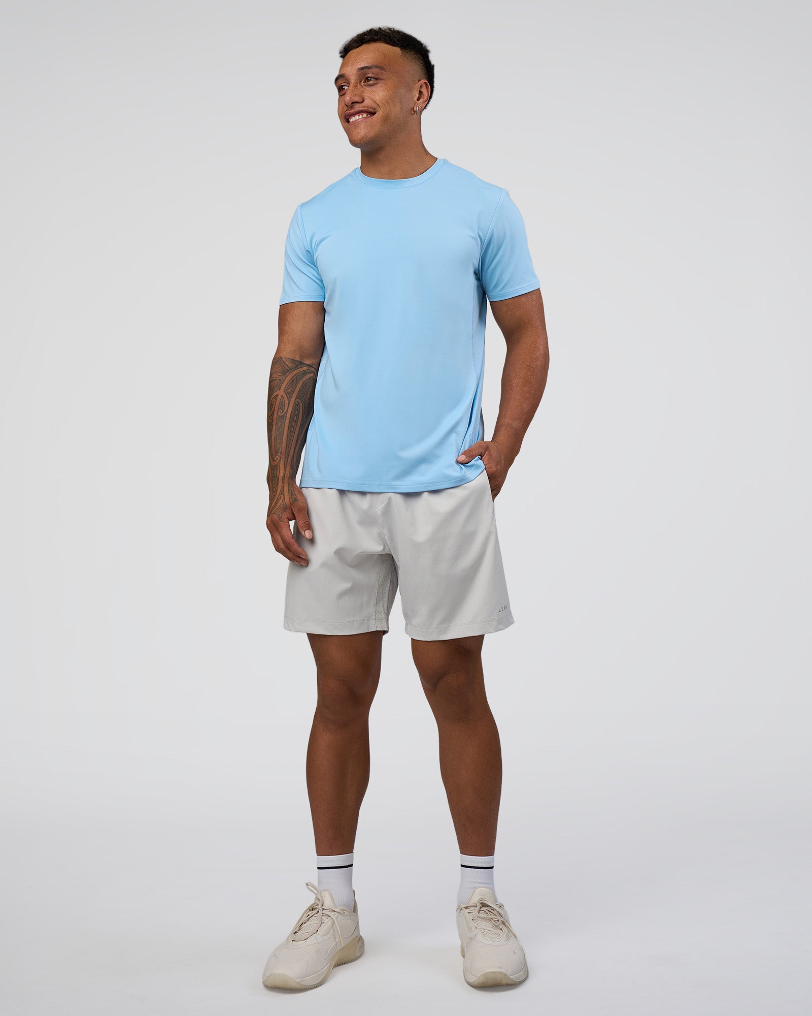 Man wearing AirTrack Tee - Open Air | Model:Daarian | Size:M