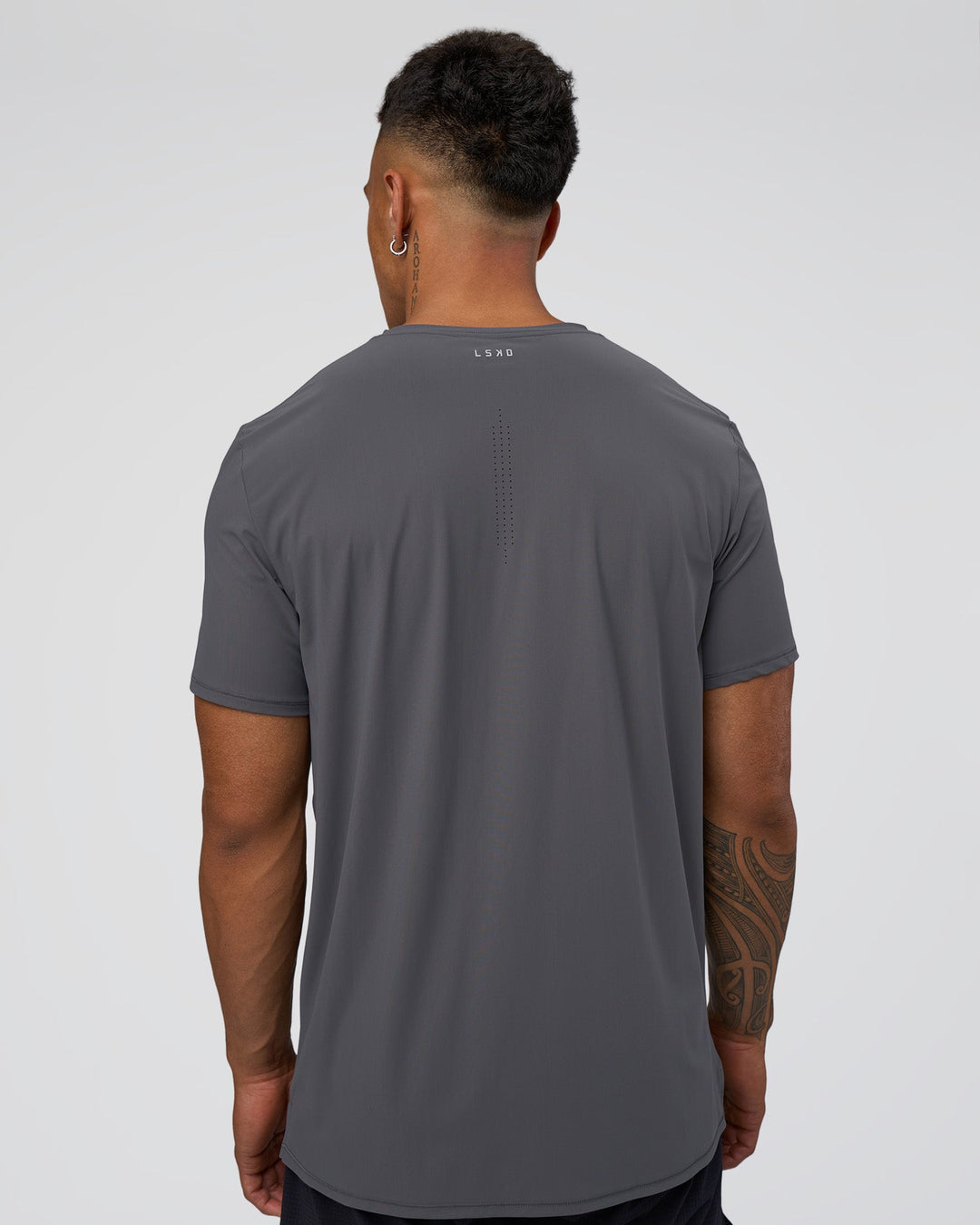 Man wearing Cadence Tee - Dark Storm | Model:Daarian | Size:M