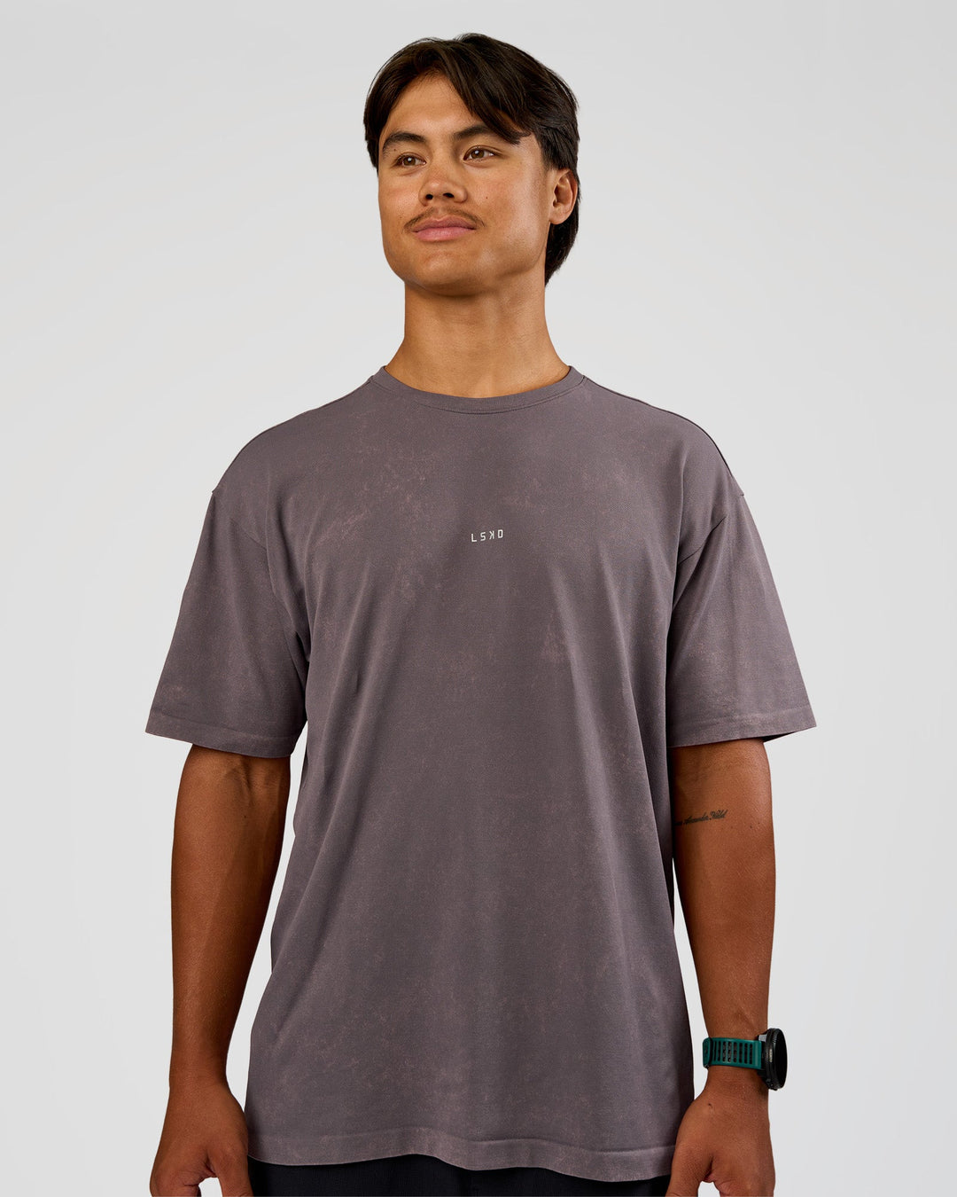Man wearing Power Oversized Tee - Duskstone Washed | Model:George | Size:M