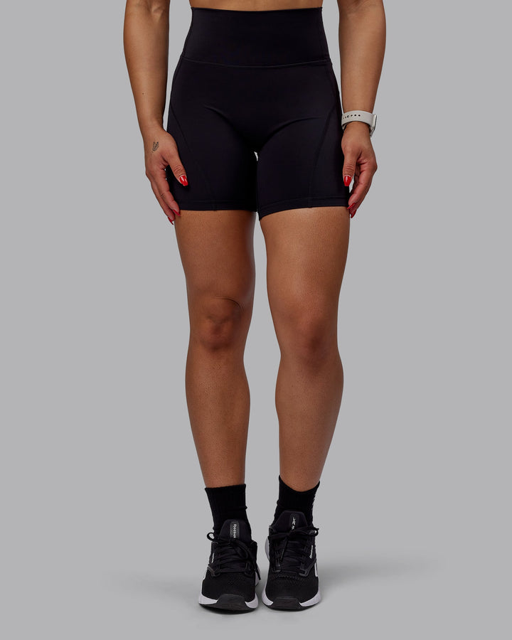 Woman wearing Bend Mid-Length Shorts - Black
