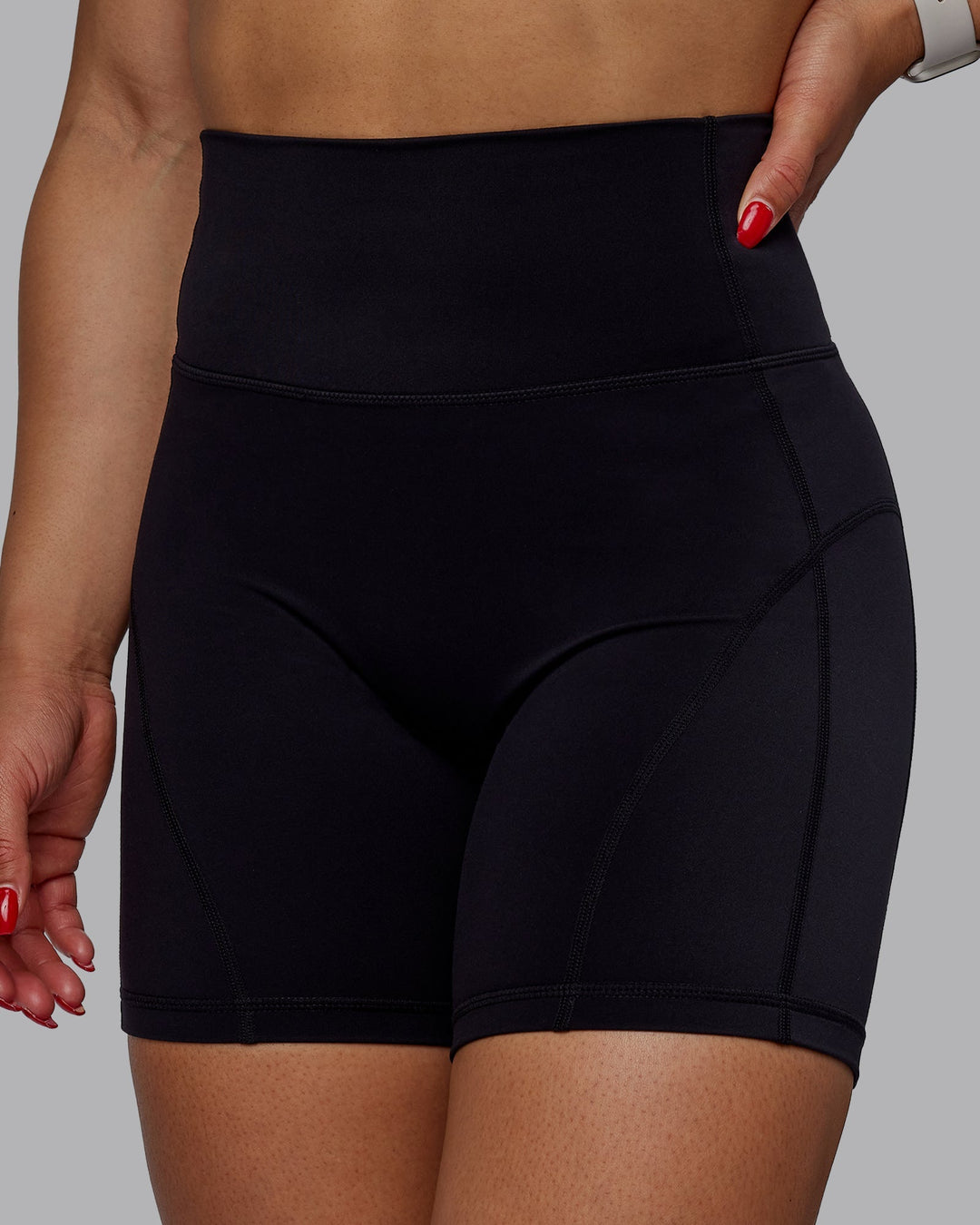 Woman wearing Bend Mid-Length Shorts - Black