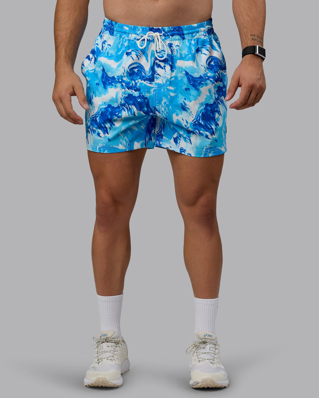 Man wearing Daily 5&quot; Swim Shorts - React Blue-Cockatoo