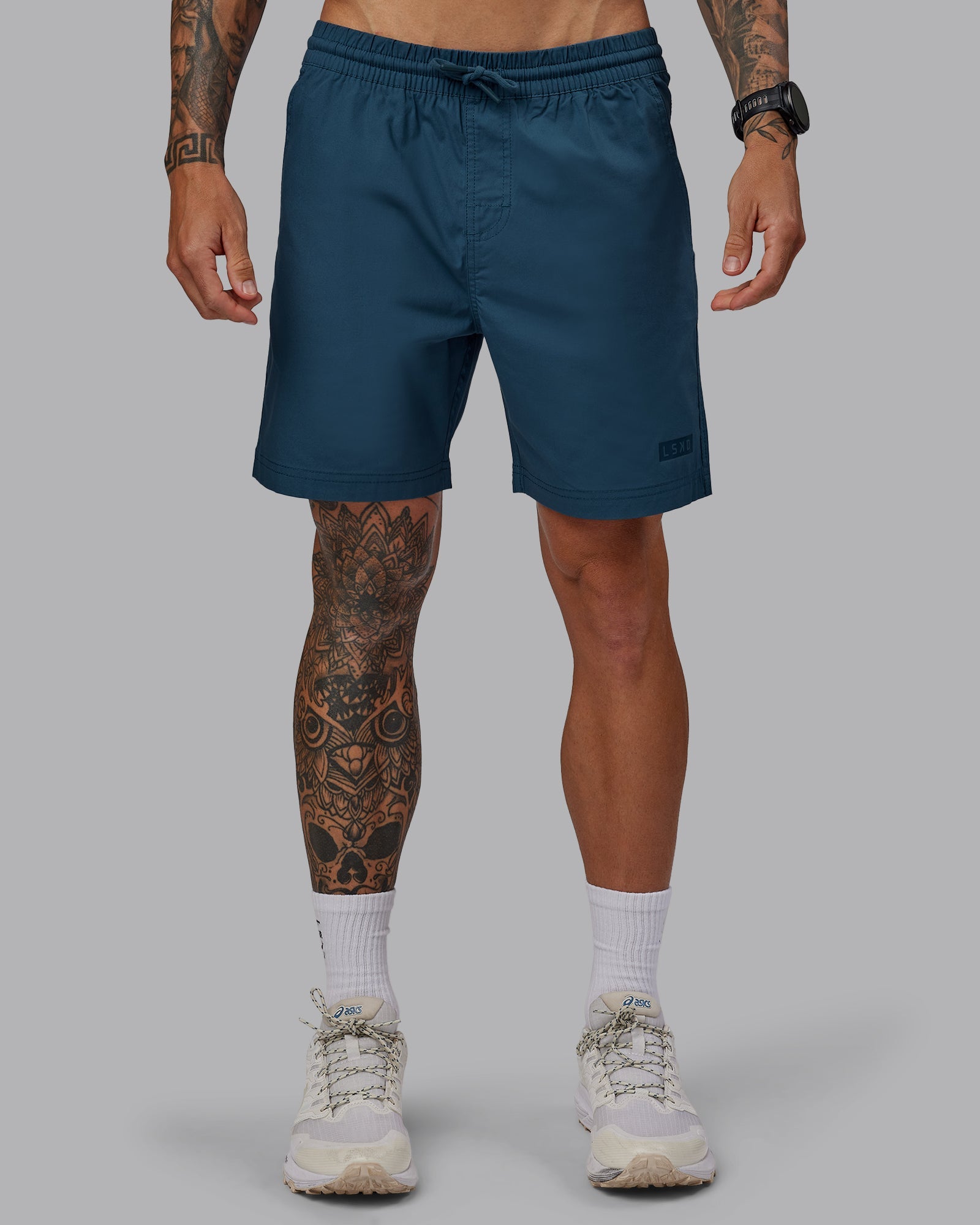 Man wearing Daily 7" Shorts - Indigo