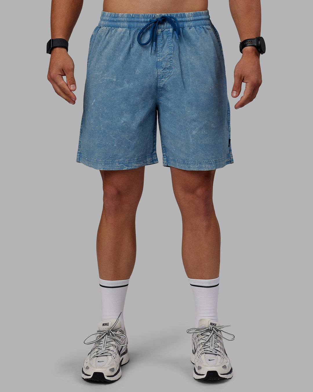 Man wearing Washed Daily 7&quot; Shorts - Elemental Blue