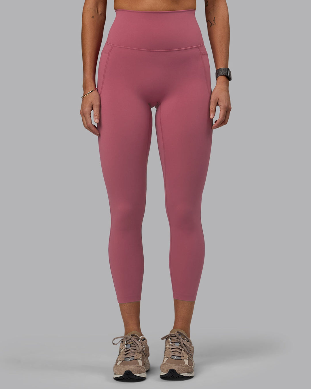 Woman wearing Elixir Ultra High-Rise 7/8 Legging Pockets - Mauve Haze