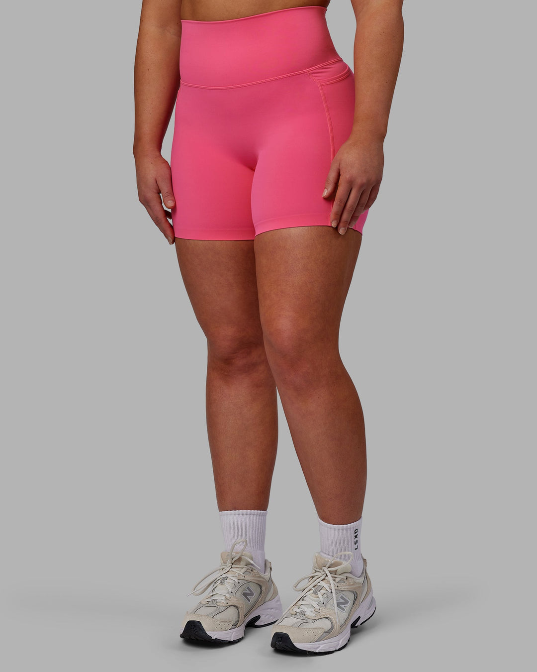 Elixir Mid-Length Shorts with Pockets - Carmine Rose