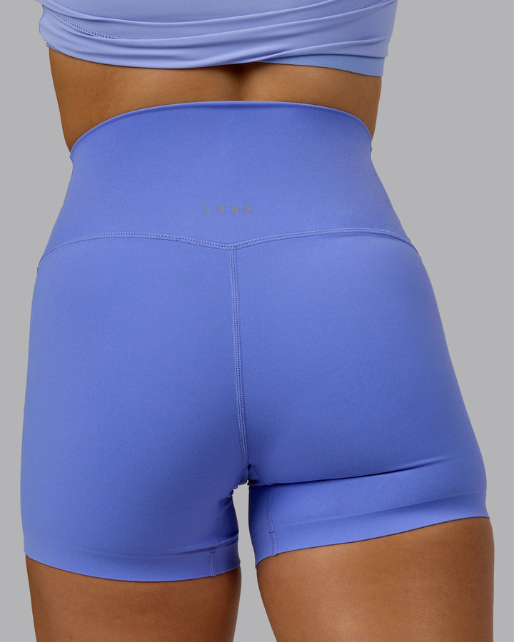 Woman wearing Elixir X-Short Tights - Indulgent Blue
