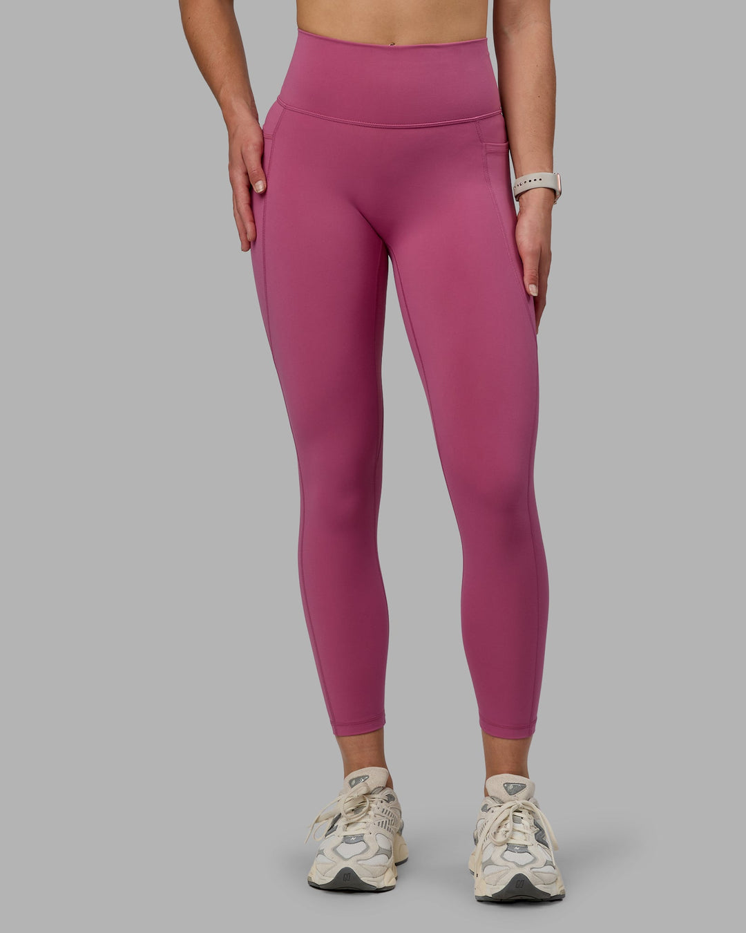 Woman wearing Fusion 7/8 Length Tights with Pockets - Mauve Haze