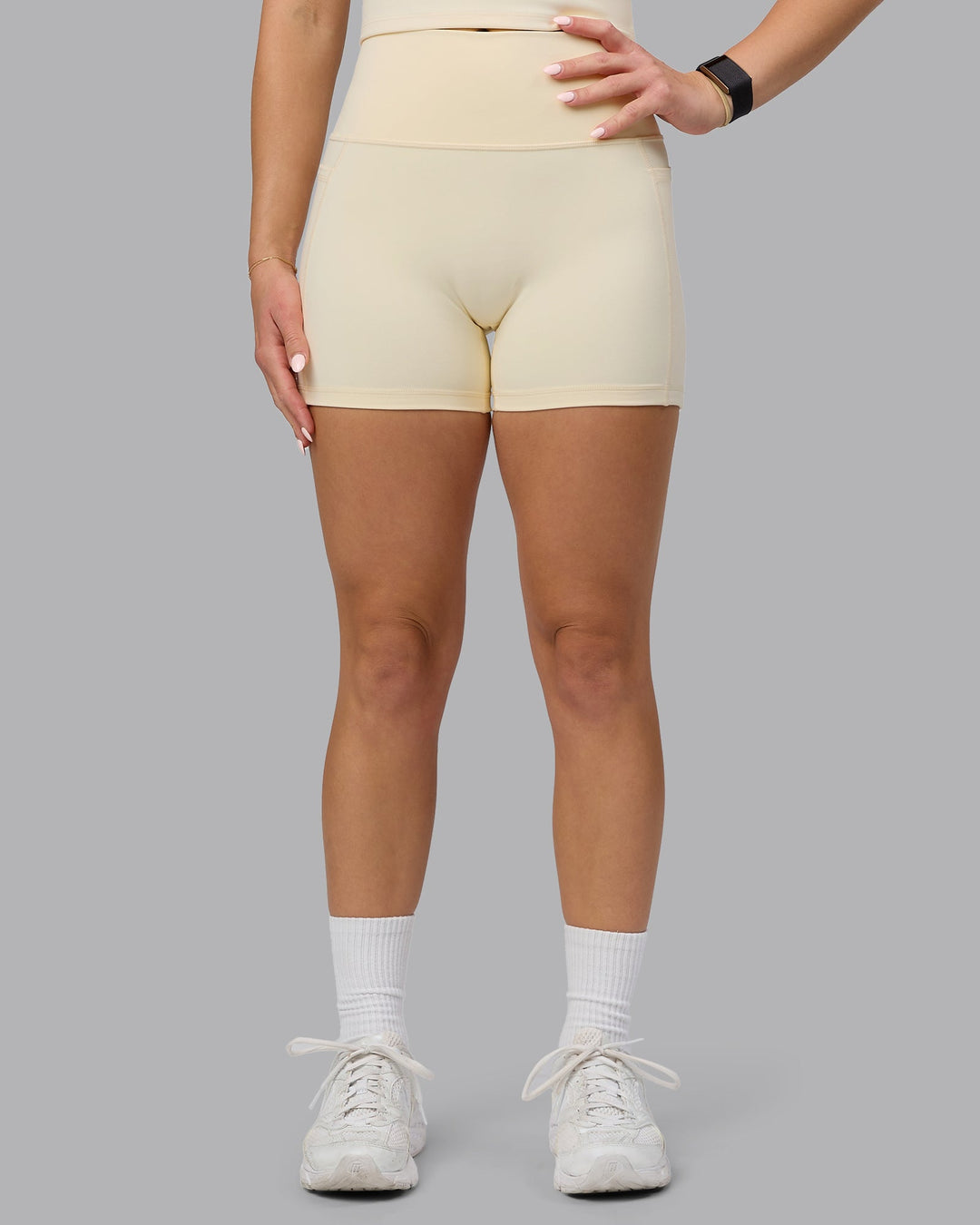 Woman wearing Fusion X-Short Tights with Pockets - Ivory