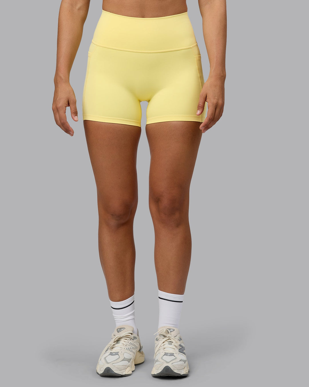 Woman wearing Fusion X-Short Tights with Pockets - Lemon